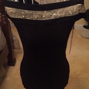 😍Brand new Bailey 44 Off shoulder sequin top!🔥